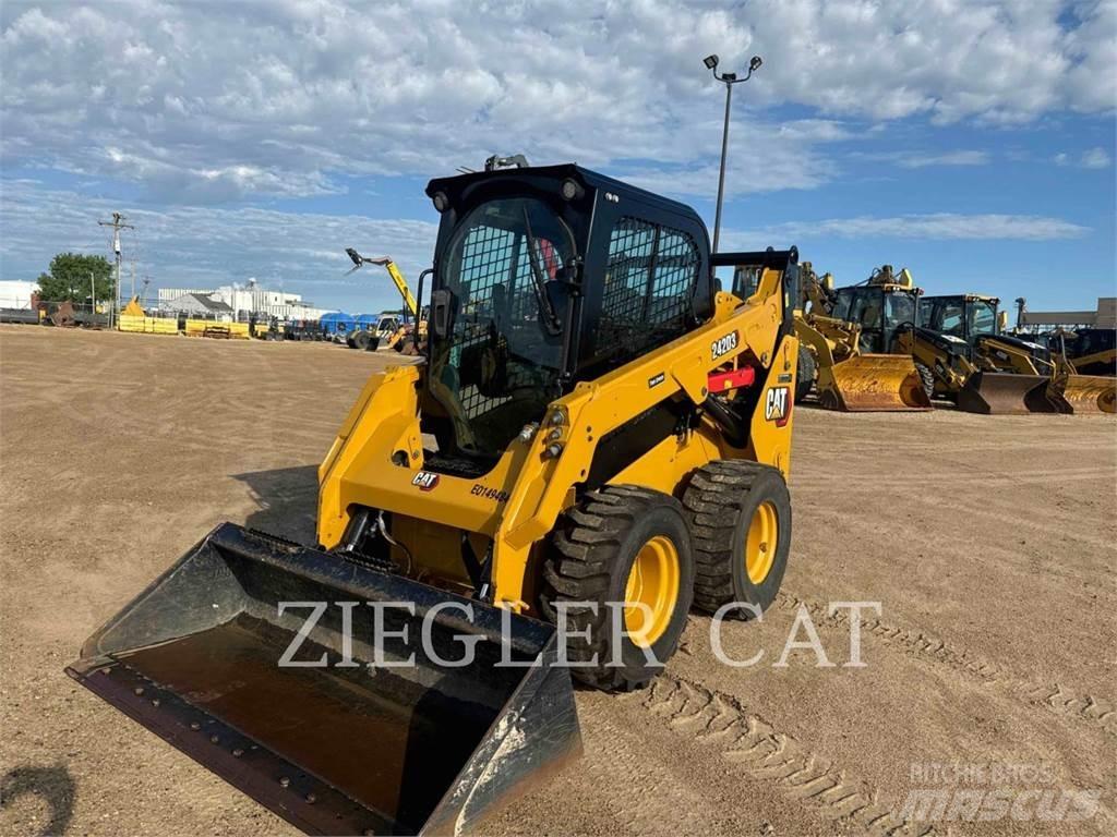 CAT 242D3 Мини-погрузчики