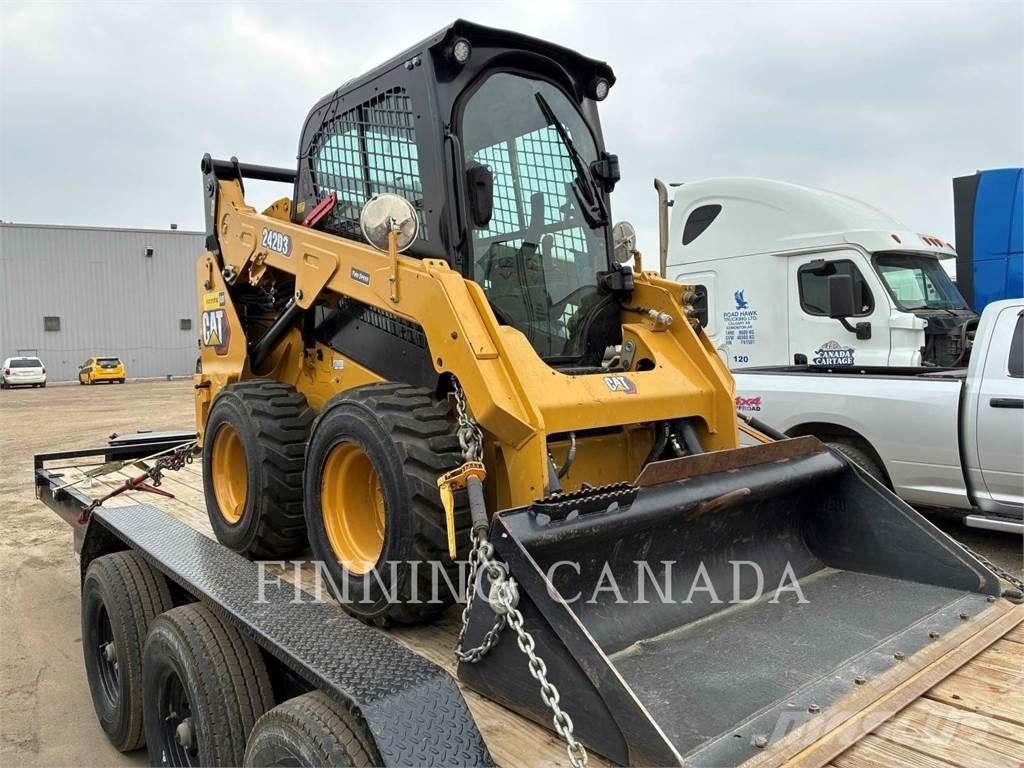 CAT 242D3 Мини-погрузчики