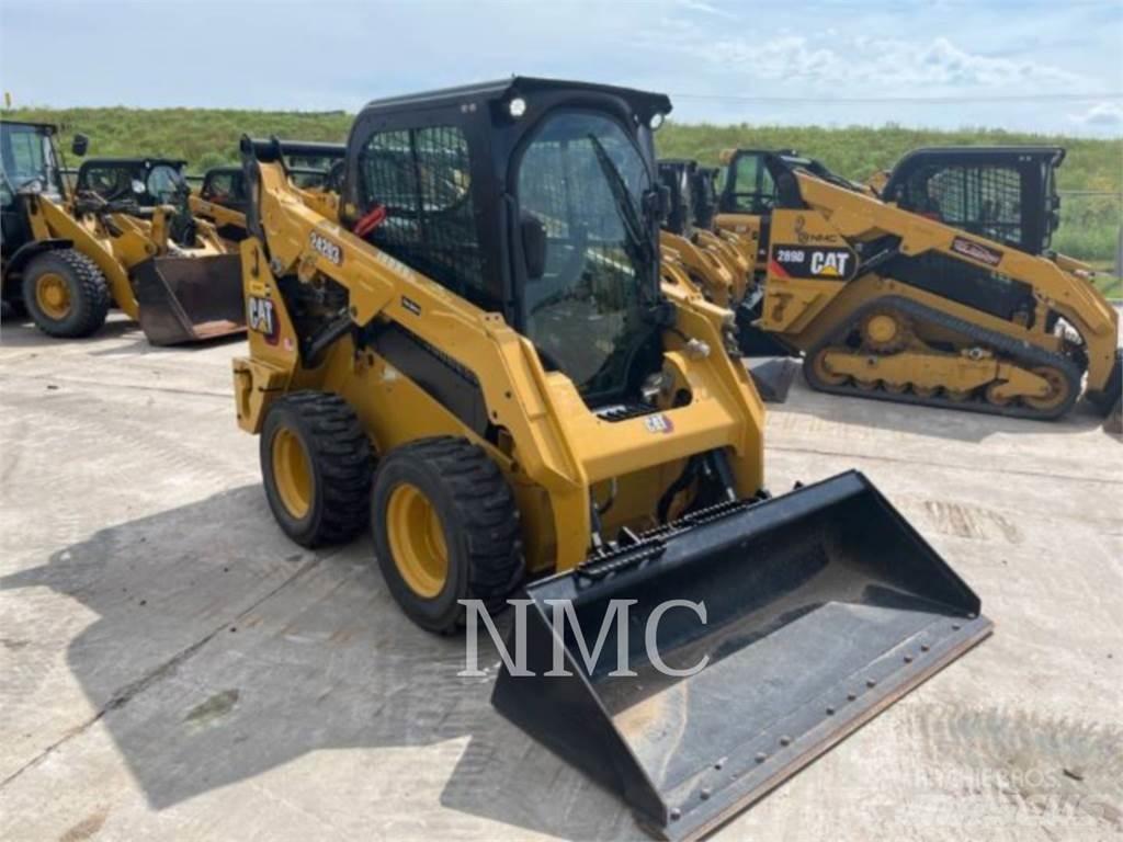 CAT 242D3 Мини-погрузчики