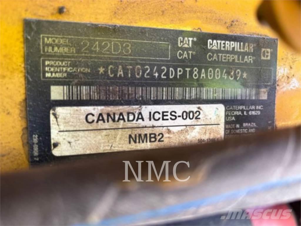 CAT 242D3 Мини-погрузчики