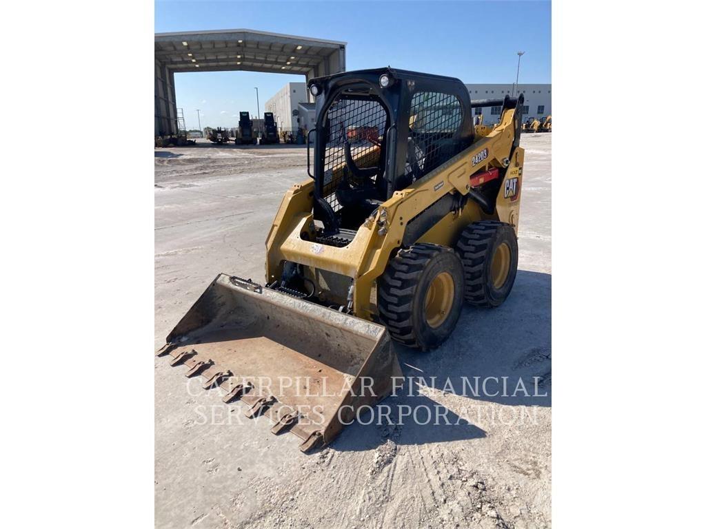 CAT 242D3 Мини-погрузчики