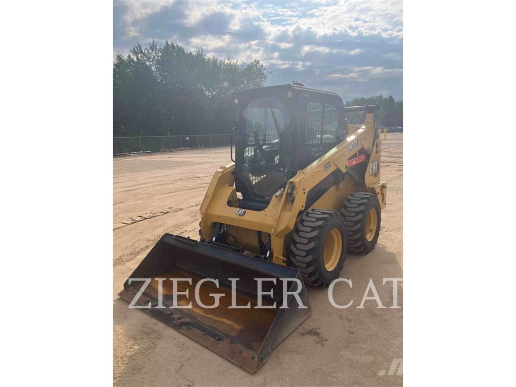 CAT 242D3 Мини-погрузчики