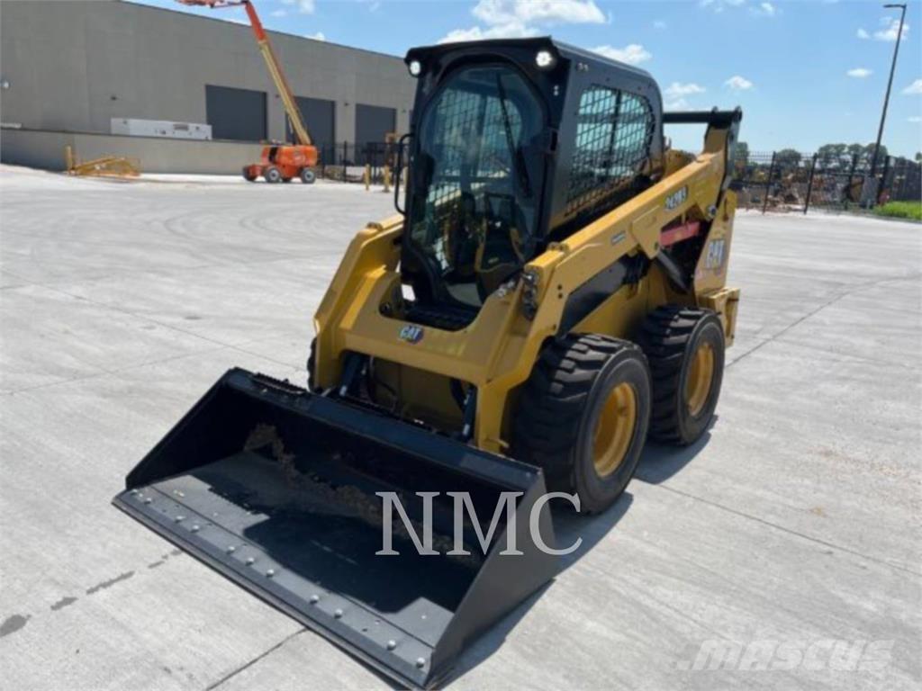 CAT 242D3 Мини-погрузчики