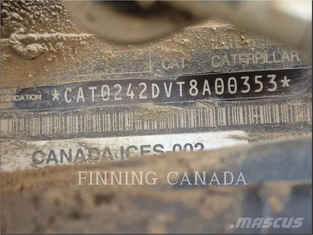 CAT 242D3 Мини-погрузчики