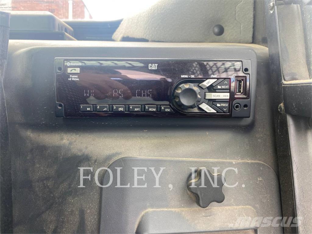 CAT 242D3 Мини-погрузчики