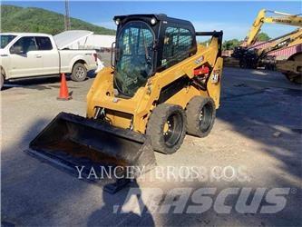 CAT 242D3 AC Мини-погрузчики