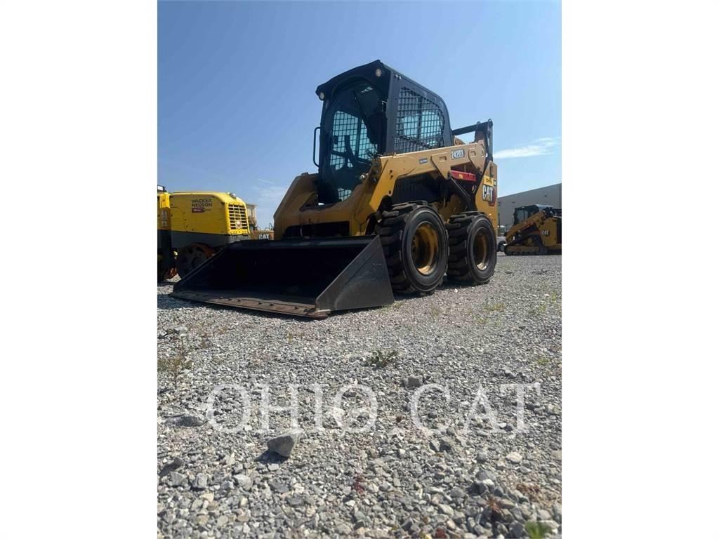 CAT 242D3 C3H2 Мини-погрузчики