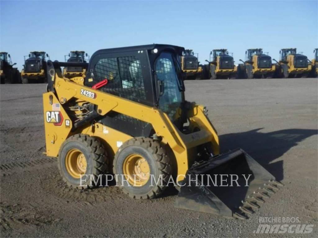 CAT 242D3 CA Мини-погрузчики