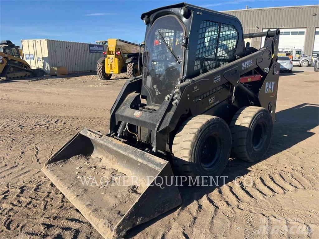 CAT 242D3 HF Мини-погрузчики