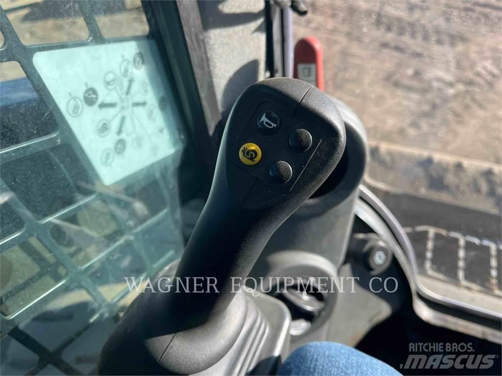 CAT 242D3 HF Мини-погрузчики
