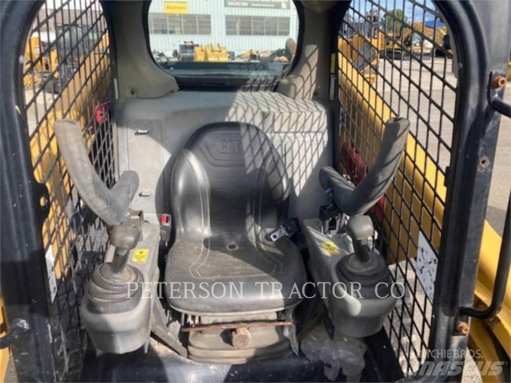 CAT 246D Мини-погрузчики