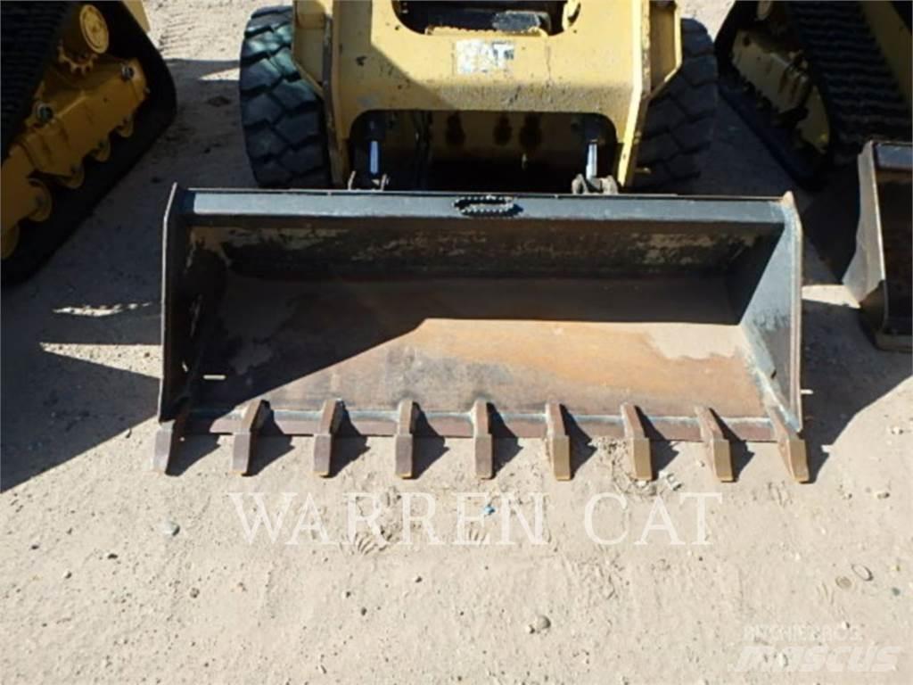 CAT 246D Мини-погрузчики