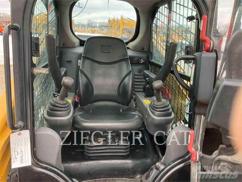 CAT 246D Мини-погрузчики