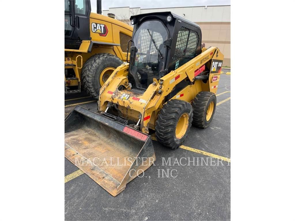 CAT 246D Мини-погрузчики