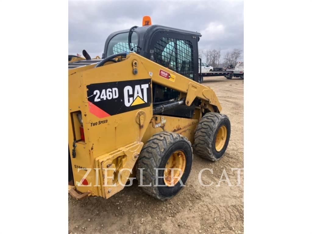CAT 246D Мини-погрузчики