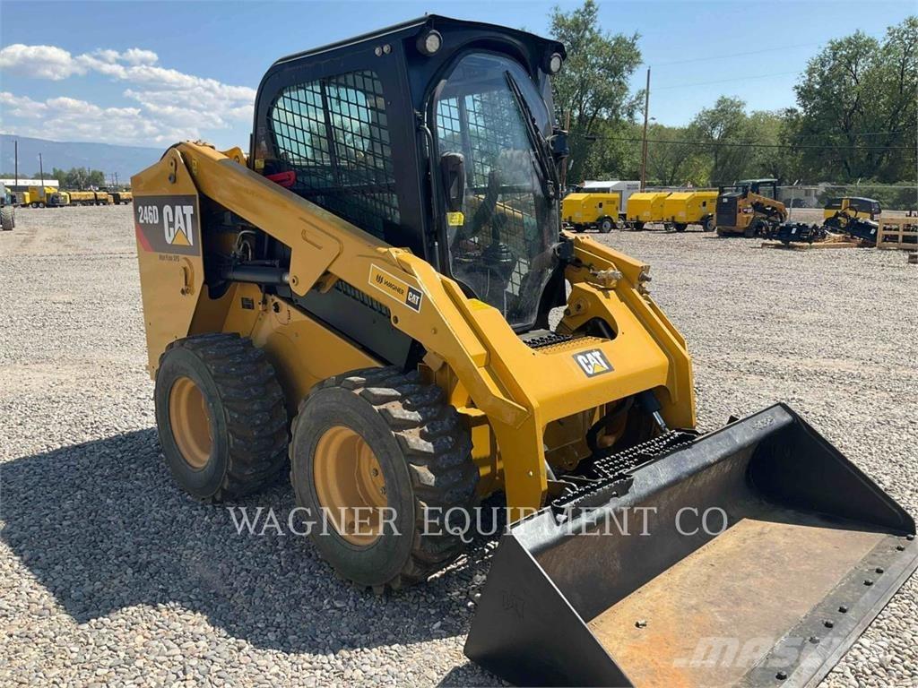 CAT 246D Мини-погрузчики