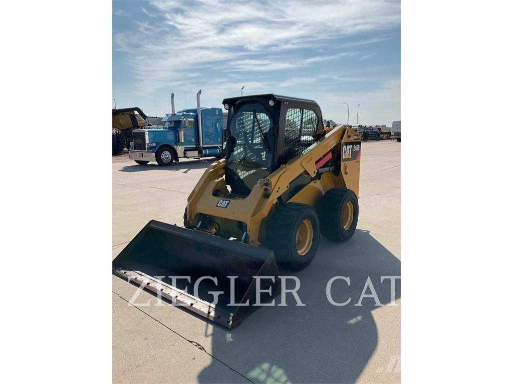 CAT 246D Мини-погрузчики