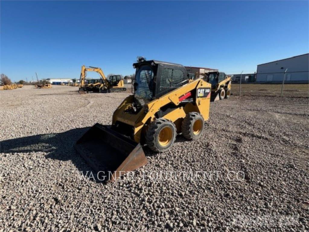 CAT 246D Мини-погрузчики