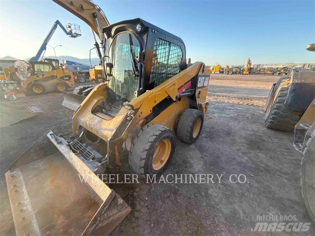 CAT 246D2 C3H4 Мини-погрузчики