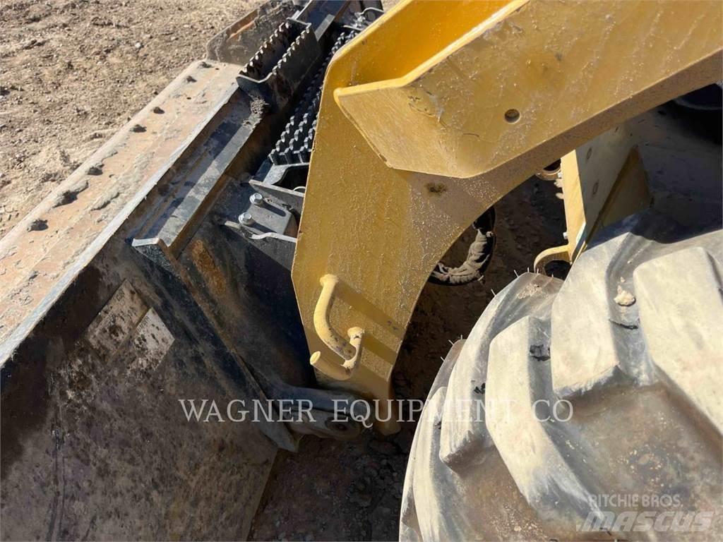CAT 246D3 Мини-погрузчики