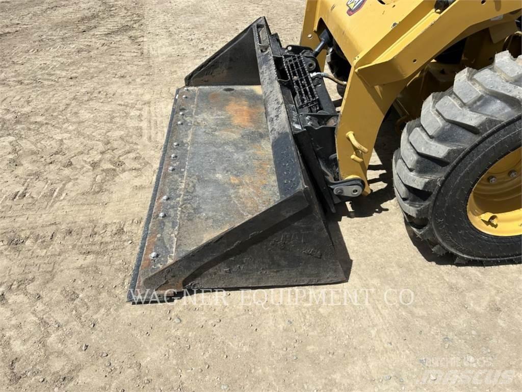 CAT 246D3 Мини-погрузчики