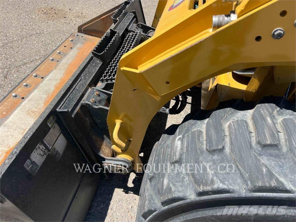 CAT 246D3 Мини-погрузчики