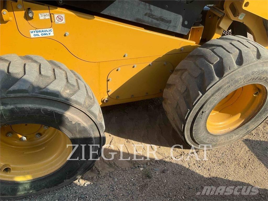 CAT 246D3 Мини-погрузчики