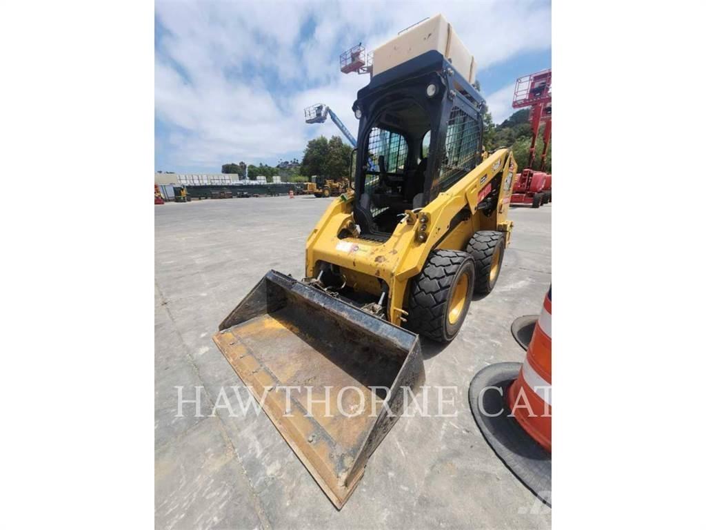 CAT 246D3H2O Мини-погрузчики