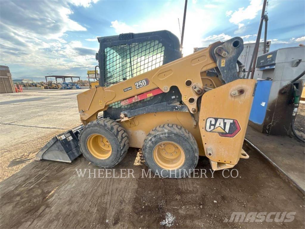 CAT 250 C3H2 Мини-погрузчики
