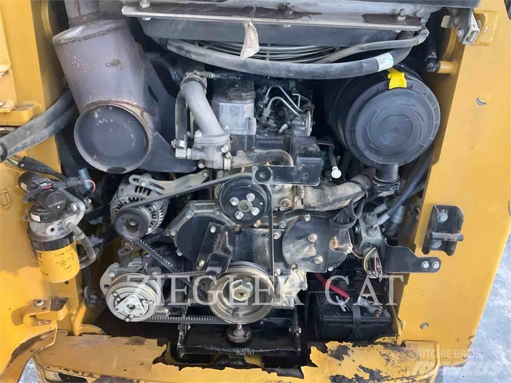 CAT 257B3 Гусеничные фронтальные погрузчики