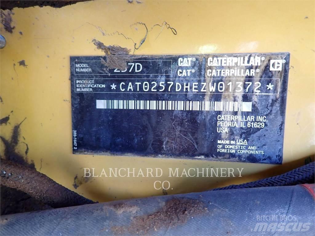 CAT 257D Гусеничные фронтальные погрузчики