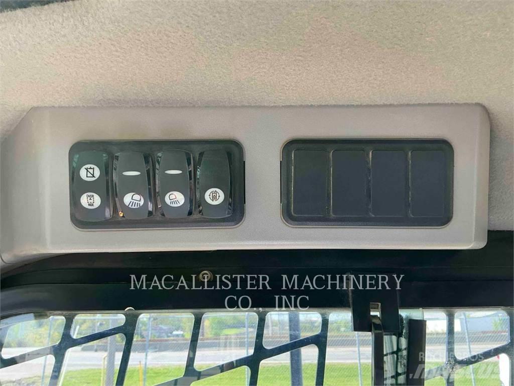 CAT 257D Гусеничные фронтальные погрузчики