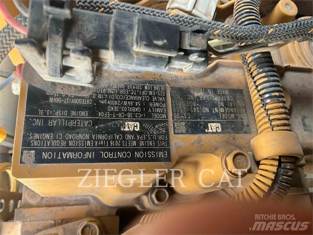 CAT 257D Гусеничные фронтальные погрузчики