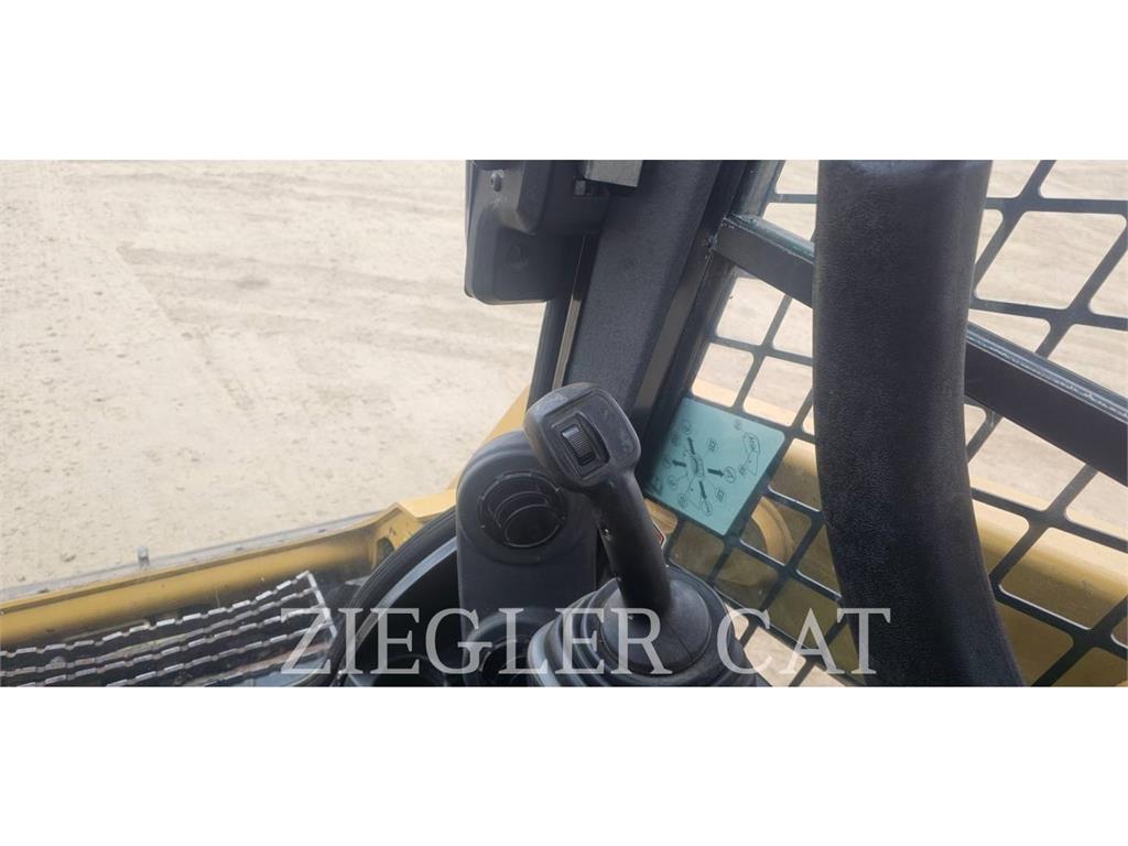 CAT 257D Гусеничные фронтальные погрузчики