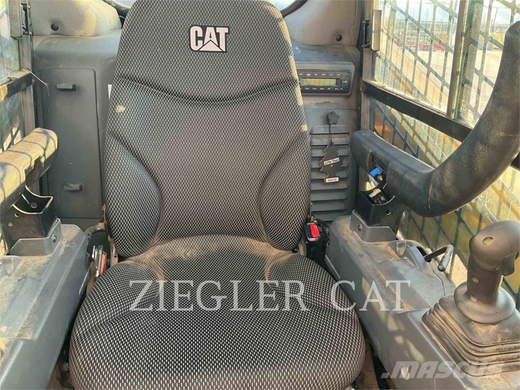 CAT 259D3 Гусеничные фронтальные погрузчики