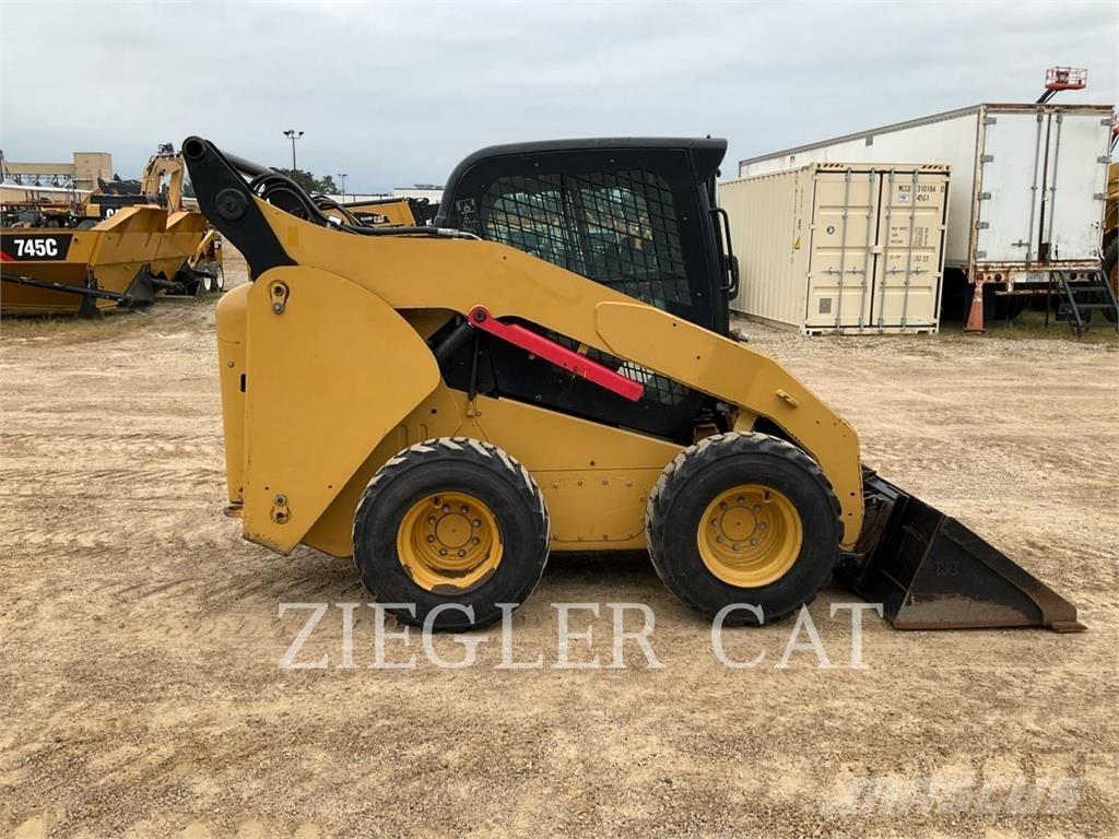 CAT 262C Мини-погрузчики