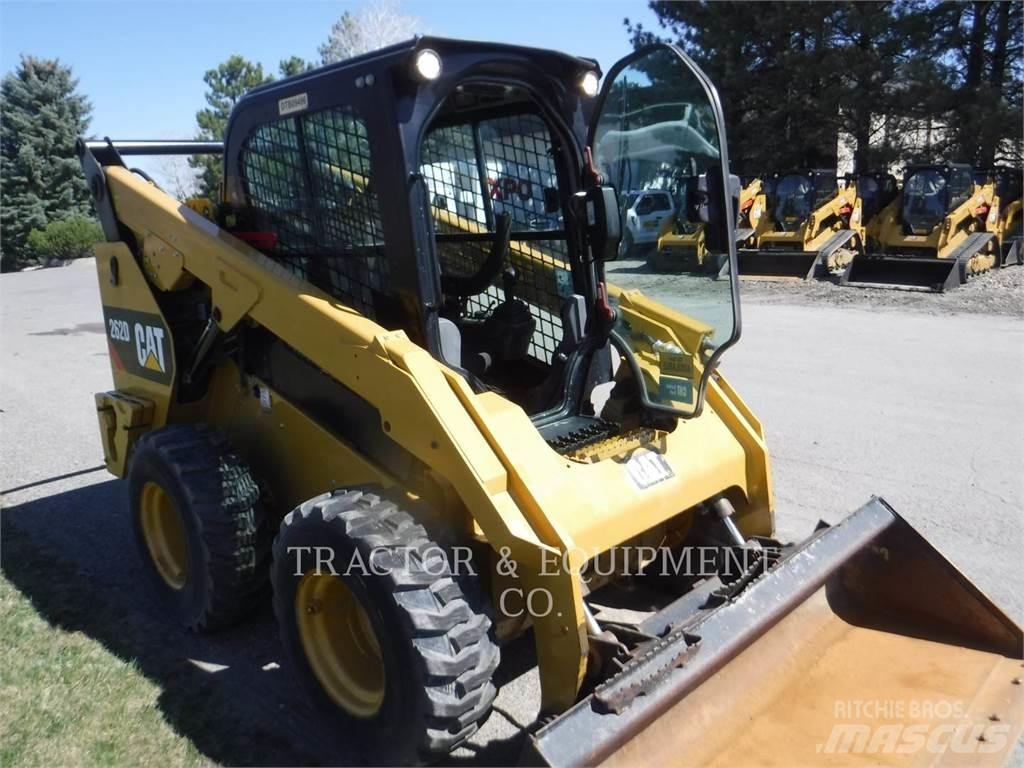 CAT 262D Мини-погрузчики