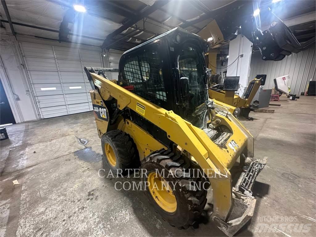CAT 262D Мини-погрузчики