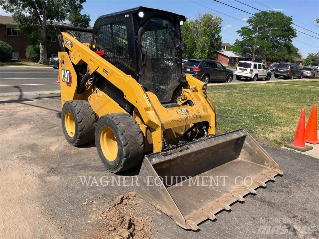 CAT 262D3 Мини-погрузчики