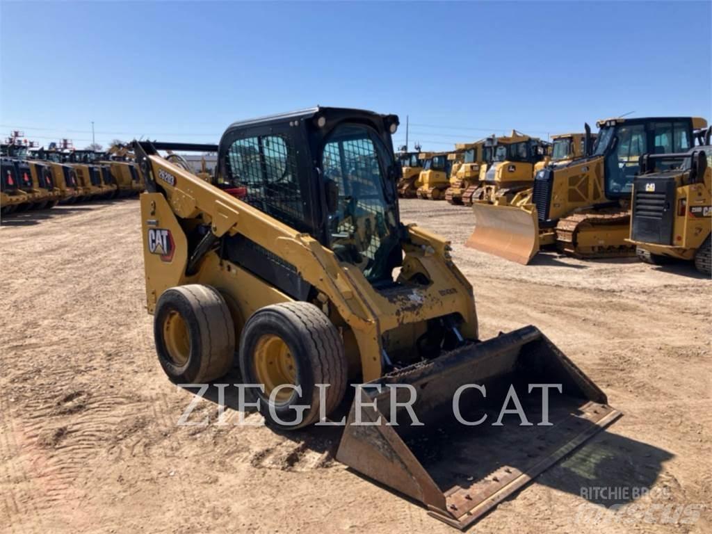 CAT 262D3 Мини-погрузчики