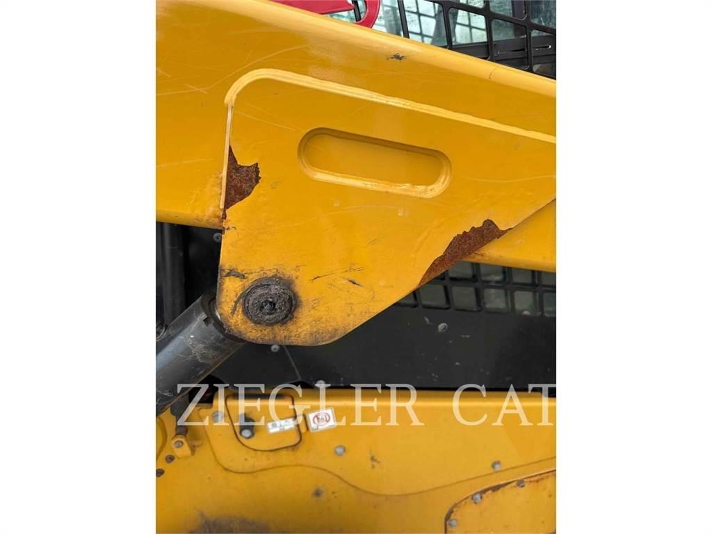 CAT 262D3 Мини-погрузчики