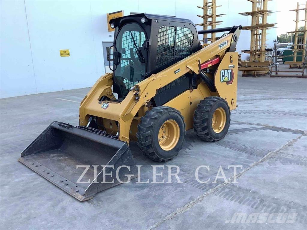 CAT 262D3 Мини-погрузчики