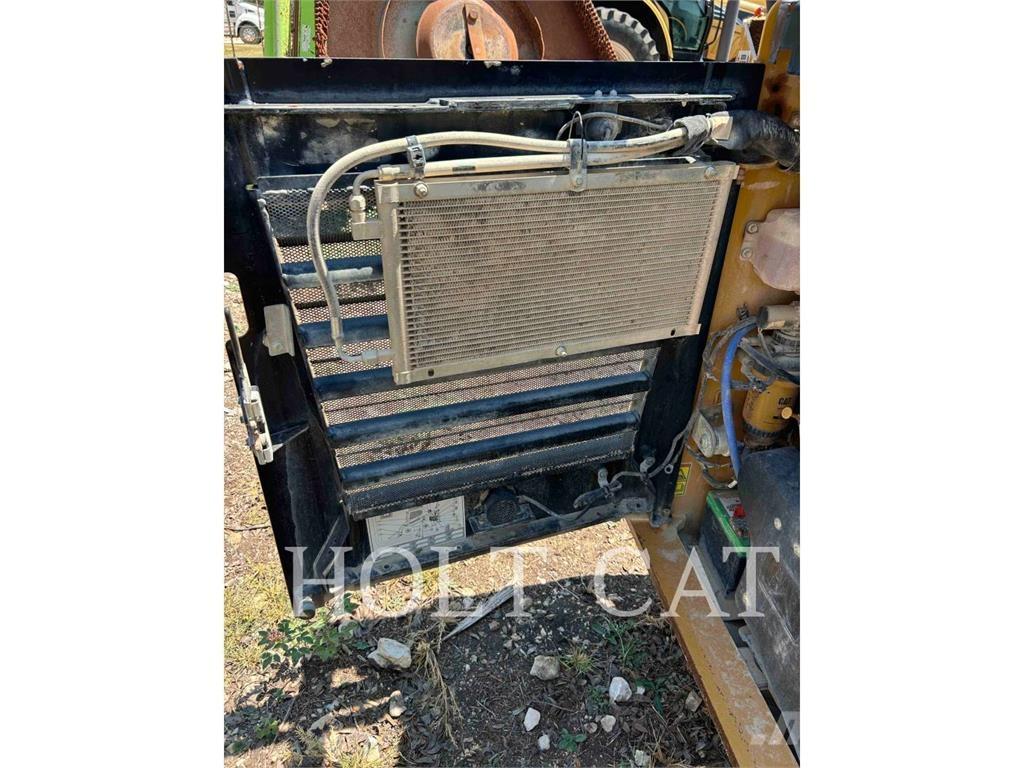 CAT 262D3 Мини-погрузчики