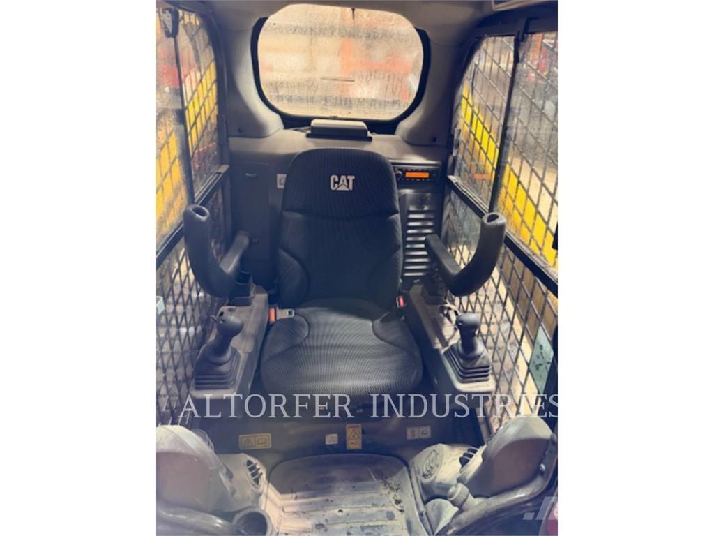 CAT 262D3 Мини-погрузчики