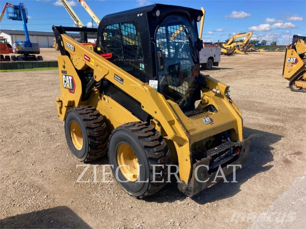 CAT 262D3 Мини-погрузчики
