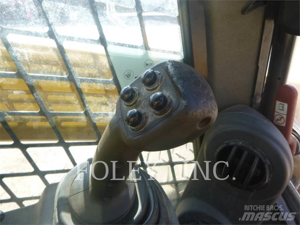 CAT 272D Мини-погрузчики
