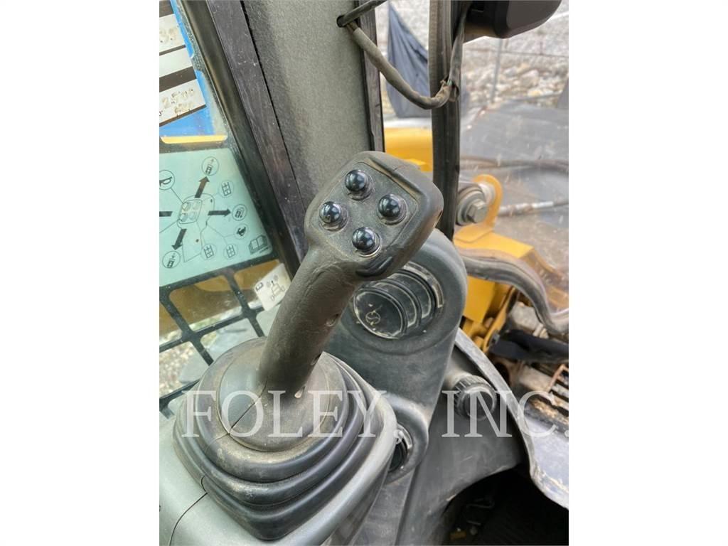 CAT 272D2 Мини-погрузчики