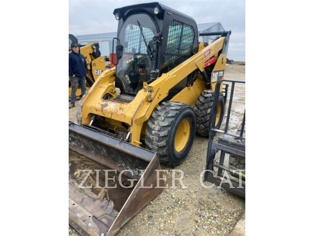 CAT 272D2 Мини-погрузчики