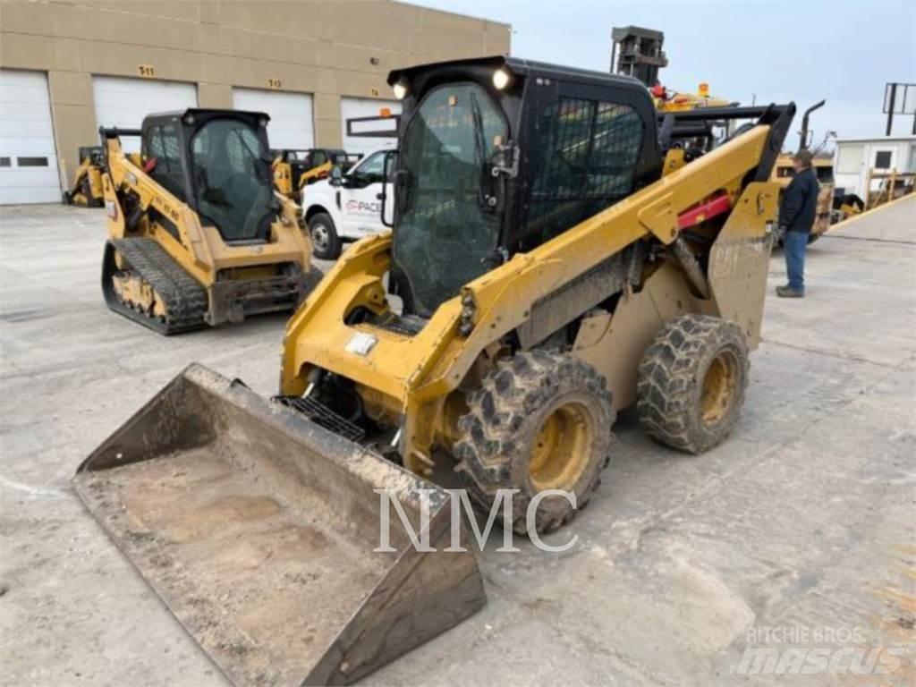 CAT 272D2 Мини-погрузчики