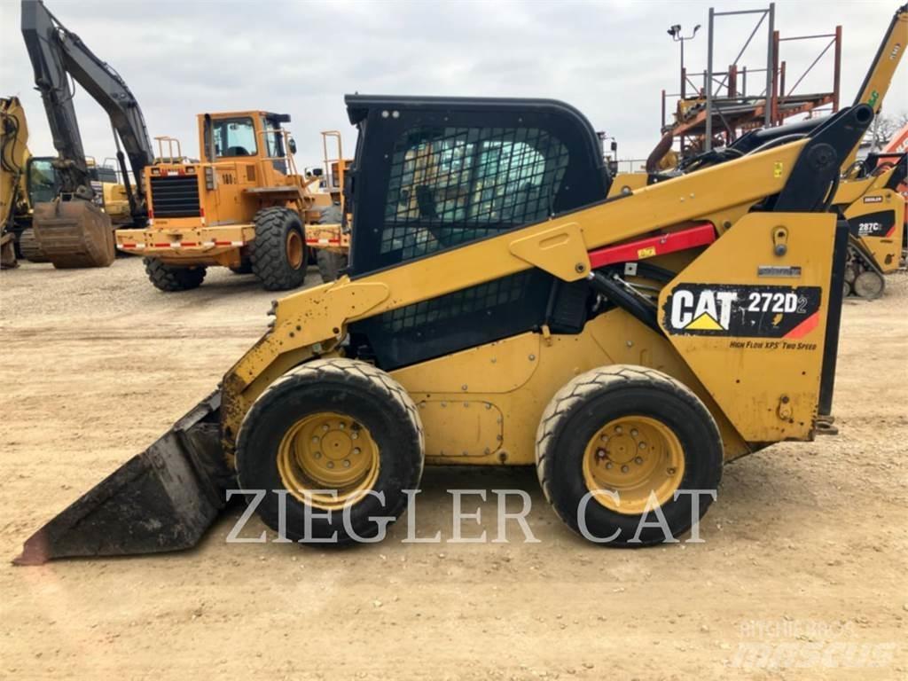 CAT 272D2 Мини-погрузчики